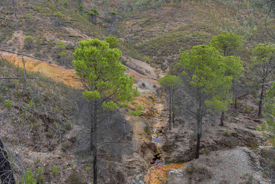 Huelva - Nerva 02 - nacimiento del Rio Tinto.jpg